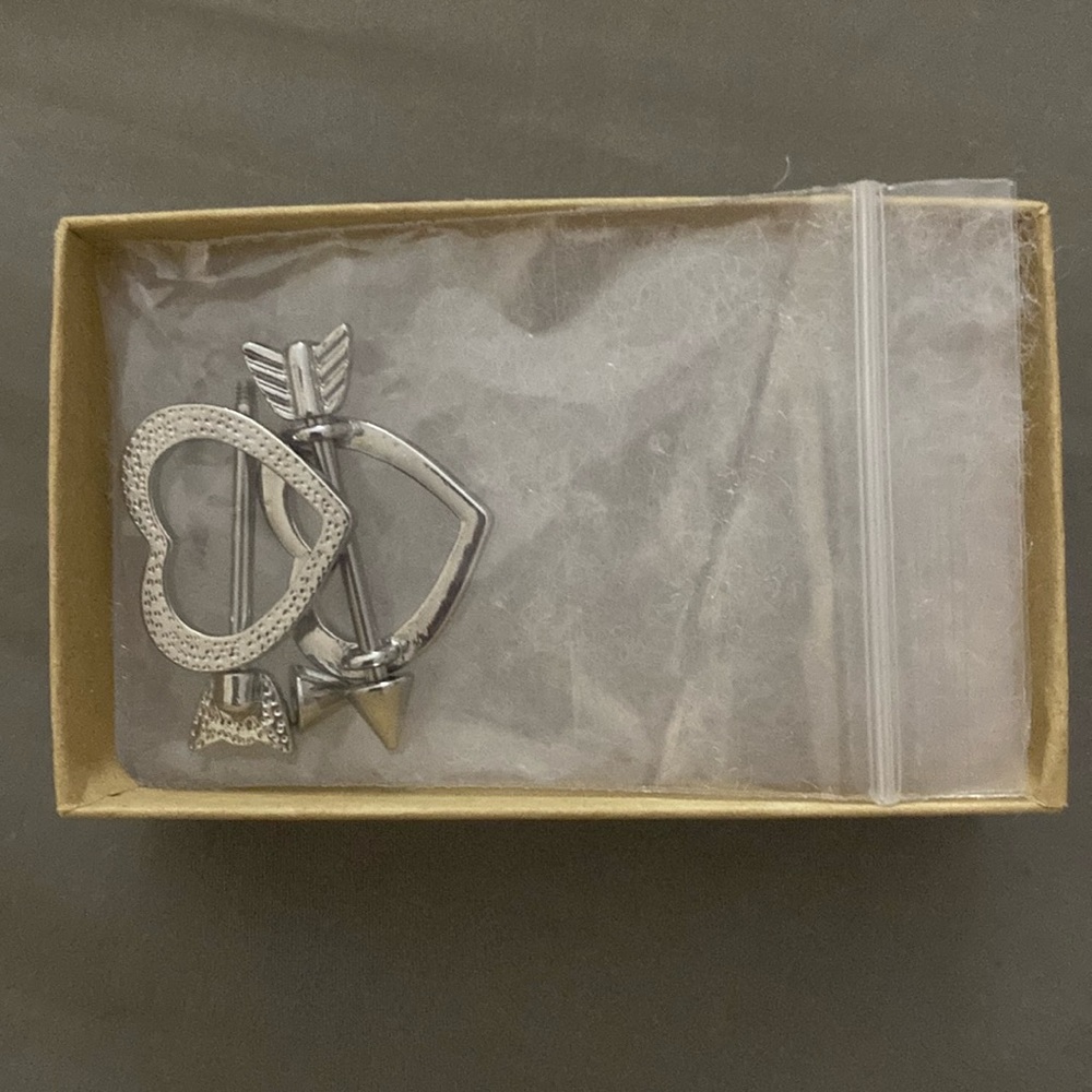 Arrow Through Heart shield piercing jewelry for 🍒 - new, never used